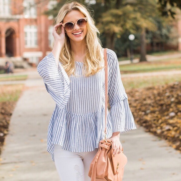 NWOT-blue and white seersucker printed shift top - Picture 5 of 6